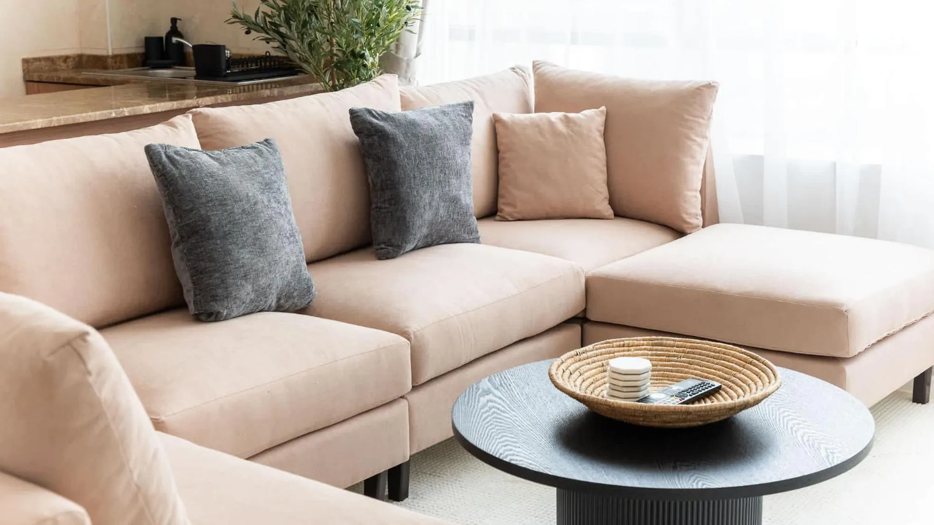 Vibrant 1-Bedroom Apartment In Al Barsha With Easy Access To Downtown Dubai 0*,